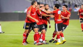 الأهلي المصري يفوز بصعوبة على نادي بيتروجيت