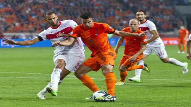 موعد مشاهدة مباراة هولندا وتركيا بث مباشر والقنوات الناقلة للطواحين في التصفيات المؤهلة ليورو 2016